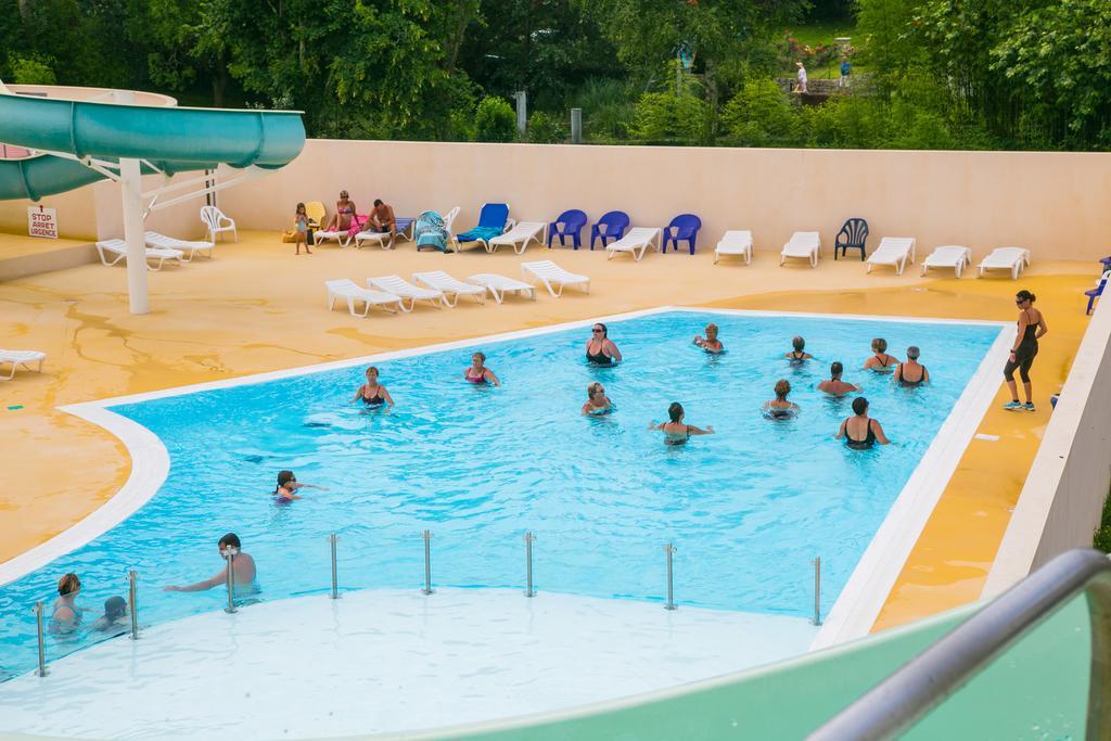 Camping De La - 400 Mètres De La