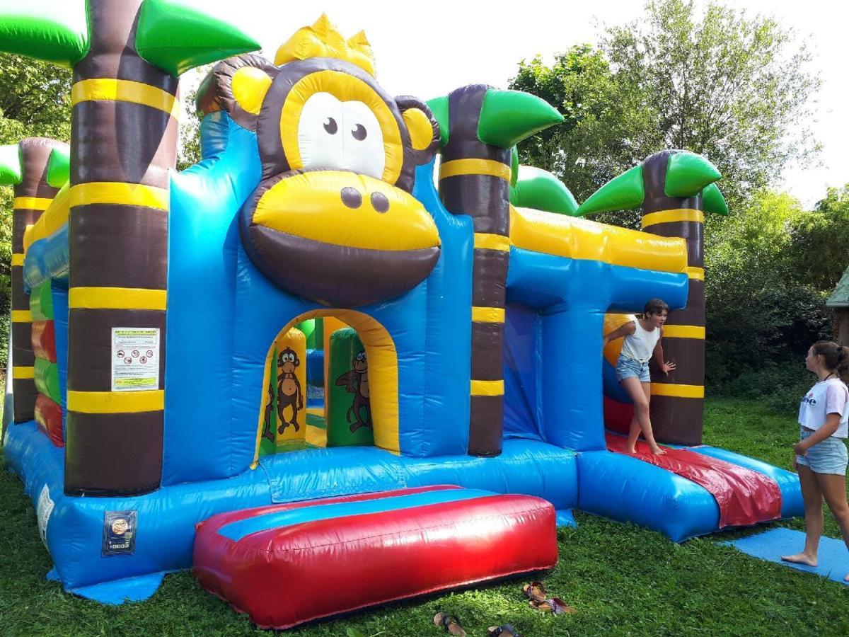 Camping De La - 400 Mètres De La 4*