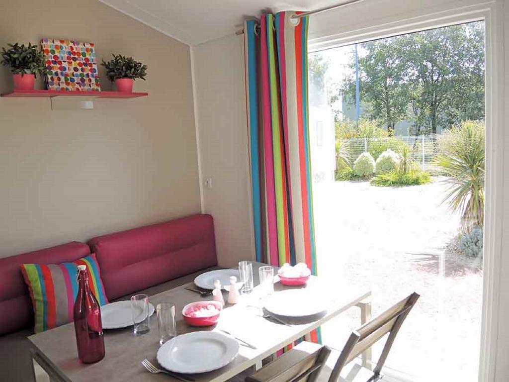 Camping De La - 400 Mètres De La 4*