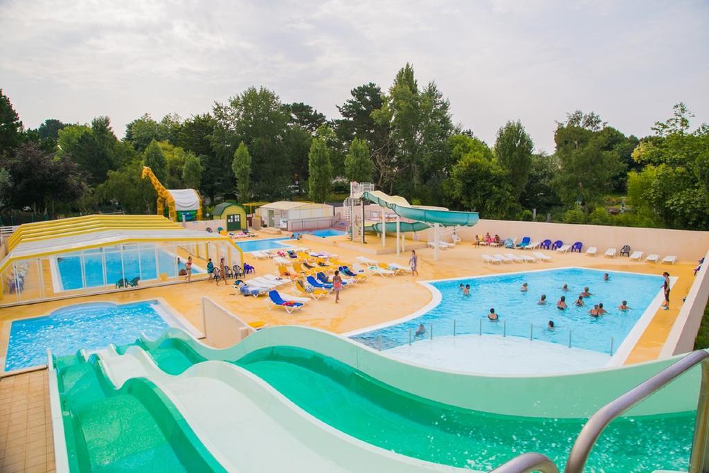 De La - 400 Mètres De La Camping