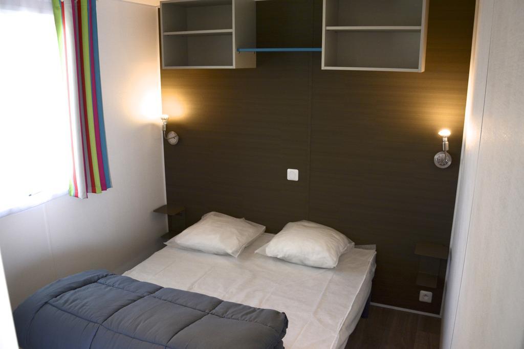 De La - 400 Mètres De La Camping 4*